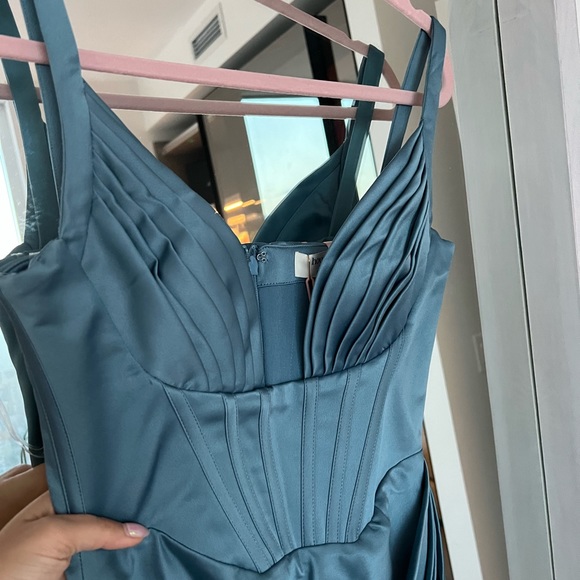 HOUSE OF CB FAYE DRESS - Picture 3 of 5